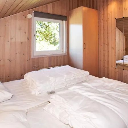 4 Star Holiday In Holiday home